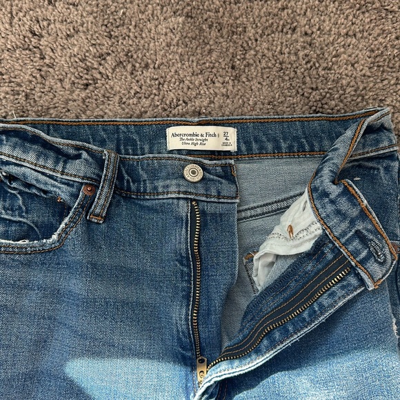 Abercrombie mom jeans - Picture 2 of 3